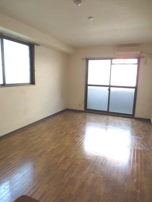 居室 ブル－コ－ト