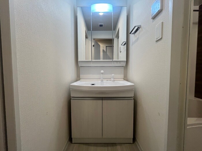 洗面 ﾌｧｰｽﾄﾌｨｵｰﾚ神戸ﾊｰﾊﾞｰﾗﾝﾄﾞ(1002)