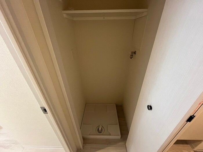 洗濯機置場 ﾌｧｰｽﾄﾌｨｵｰﾚ神戸ﾊｰﾊﾞｰﾗﾝﾄﾞ(1002)