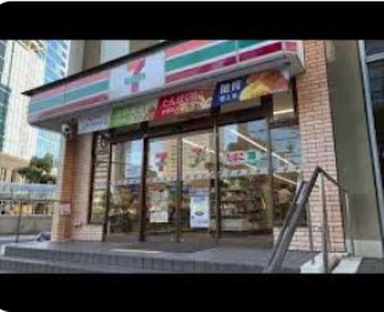 セブンイレブン(コンビニ)まで350m ﾌｧｰｽﾄﾌｨｵｰﾚ神戸ﾊｰﾊﾞｰﾗﾝﾄﾞ(1002)