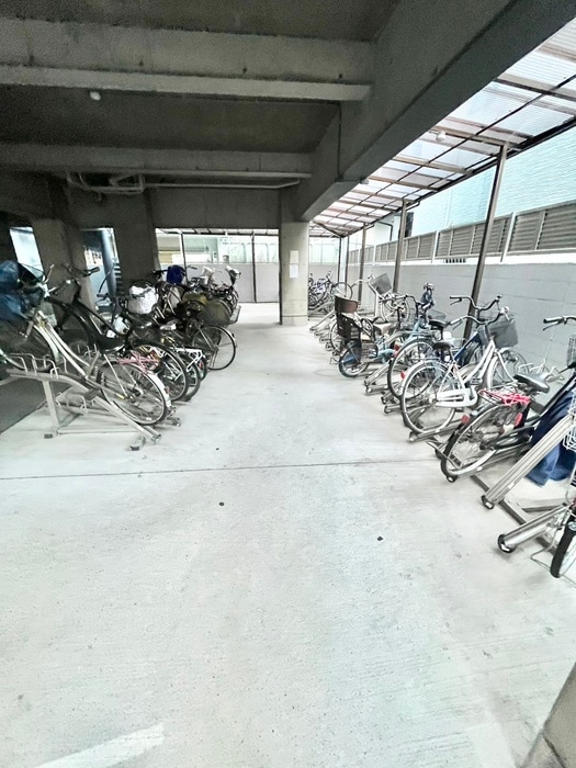駐輪場 三松マンション