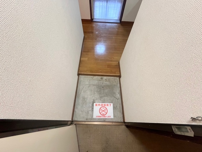 玄関 阪急アパート
