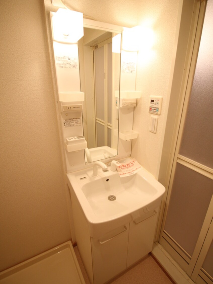 洗面 ＫＩﾌ-ﾄﾞｱﾙ･ﾃｨ･ﾌｪｽ･ﾋﾞｭ-