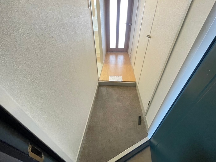 玄関 三恵上新庄ハイツ