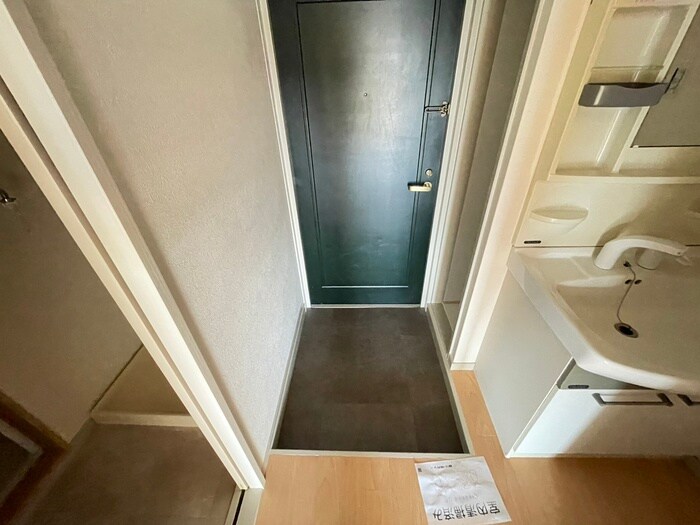 玄関 三恵上新庄ハイツ