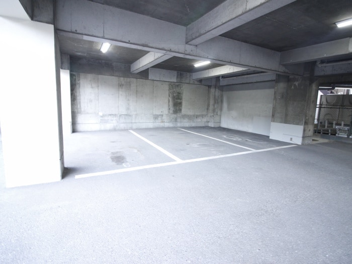 駐車場 三恵上新庄ハイツ