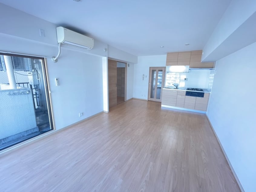 居室 三恵上新庄ハイツ