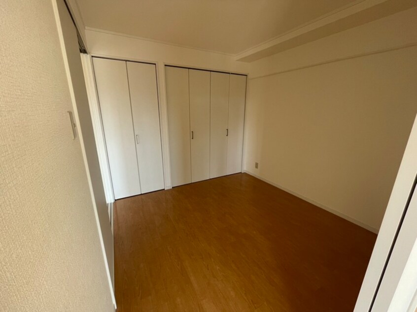 居室 三恵上新庄ハイツ