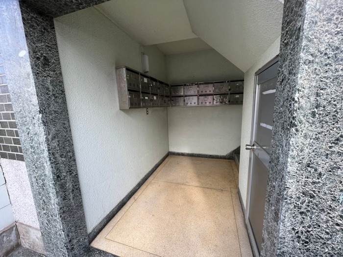 エントランス部分 泉マンション