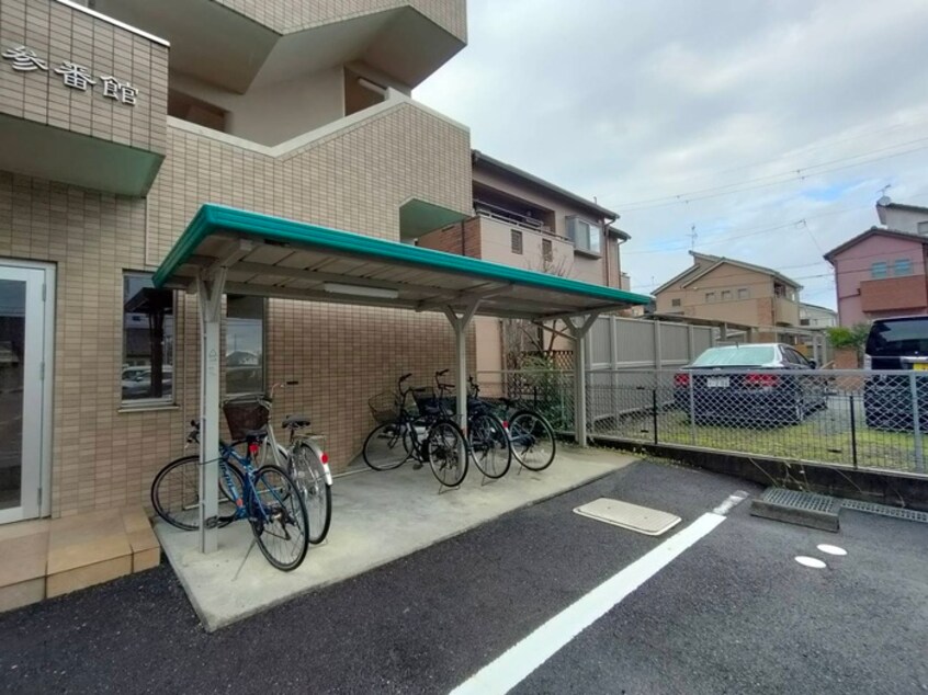 駐輪場 シャトレー参番館