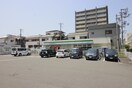 ファミリーマート西成松店(コンビニ)まで92m ｸﾞﾗﾝﾊﾟｼﾌｨｯｸPINE Luxe