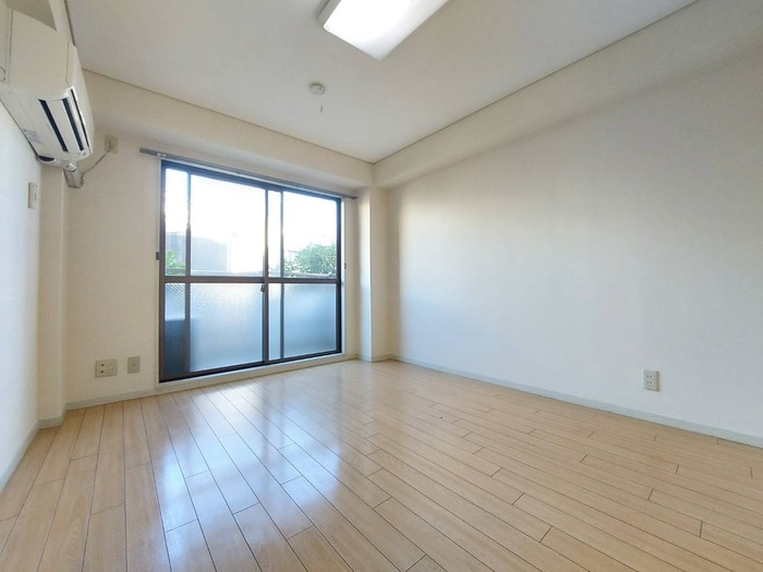 居室 シャイニング桃山