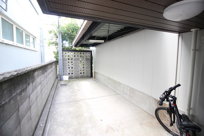 駐輪場 ﾊﾞｰｼﾞﾝﾌﾞﾘｯｼﾞ