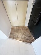 玄関 東洋プラザしろきた