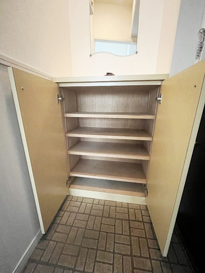 靴箱 東洋プラザしろきた