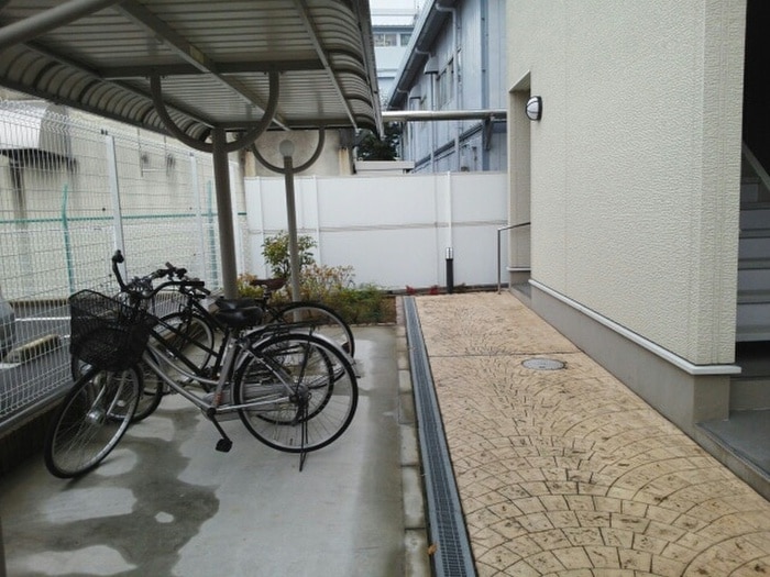 駐輪場 ピスケス