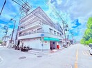 アカイマンションの外観