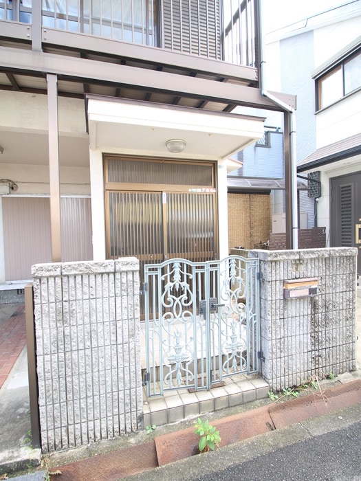 エントランス部分 はびきの５丁目戸建賃貸