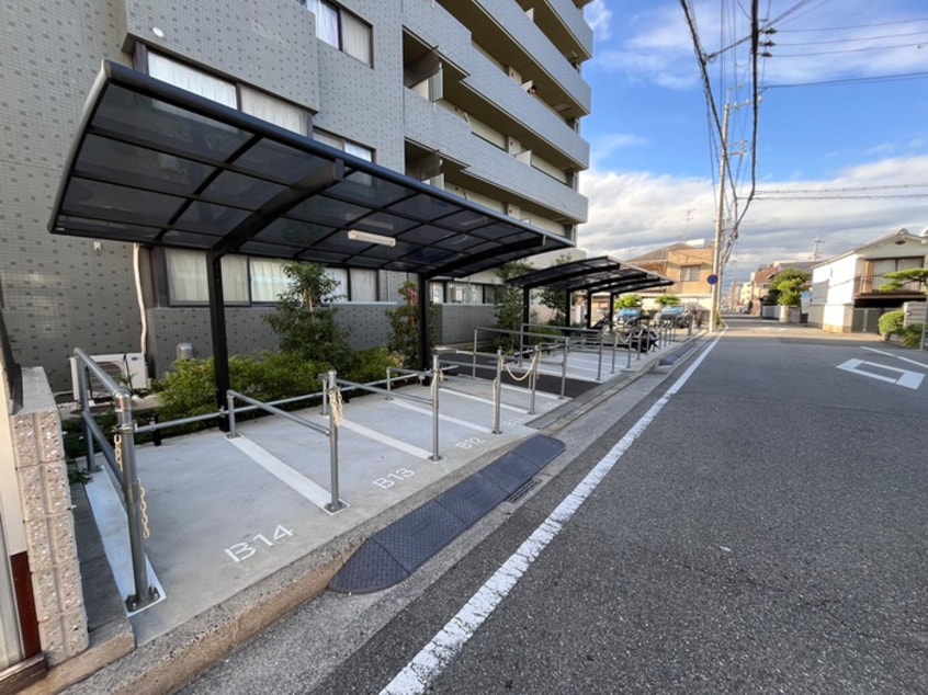 バイク置き場 グランピア　イースト