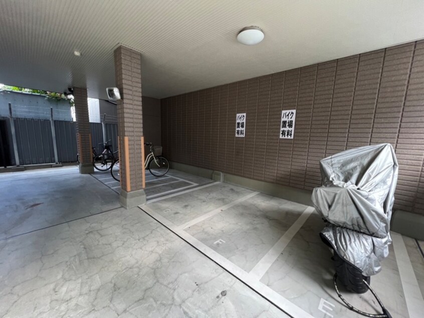 駐輪場 グロ－リ－１１
