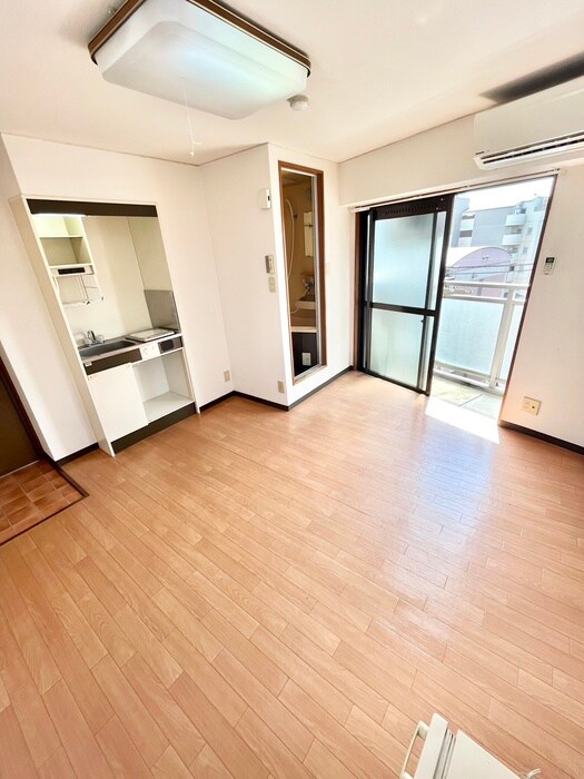 居室 新橋ハイツ