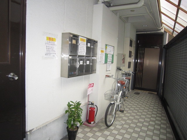 エントランス部分 パーソン倉石