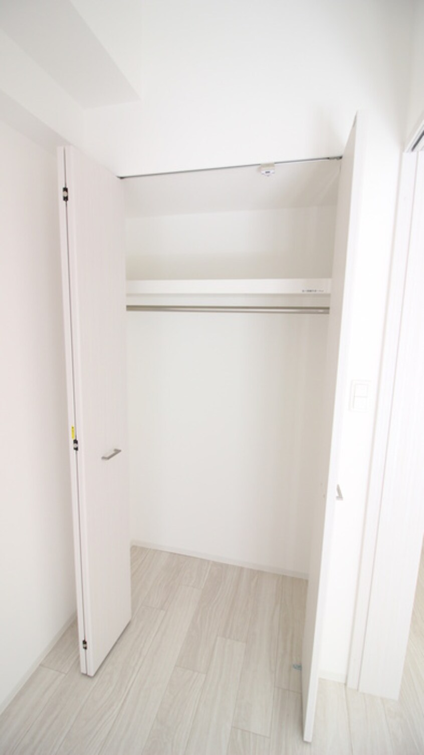 収納 ｴｽﾘｰﾄﾞ難波THE　FIRST(1005)