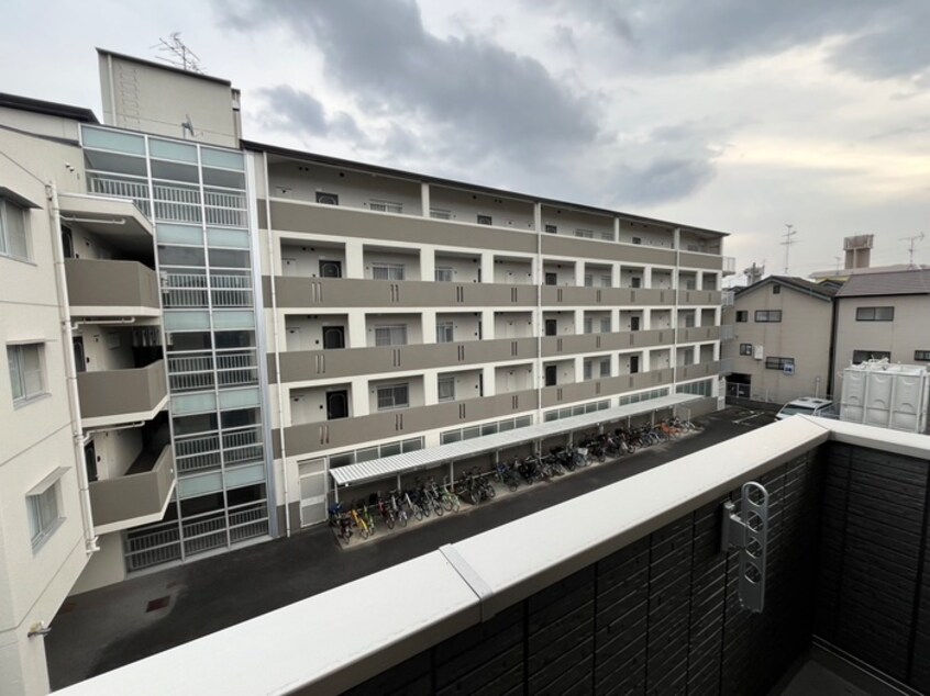 室内からの展望 GRAMM桂北滝川B棟