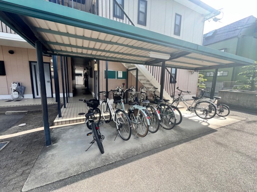 駐輪場 カ－サ オクムラ