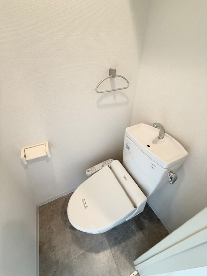 トイレ エルミタ－ジュ難波南Ⅴ