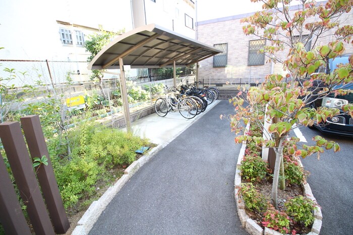駐輪場 ｌｅ　ｃｈｅｚ　ｍｏｉ