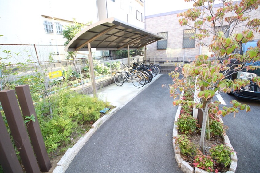 駐輪場 ｌｅ　ｃｈｅｚ　ｍｏｉ