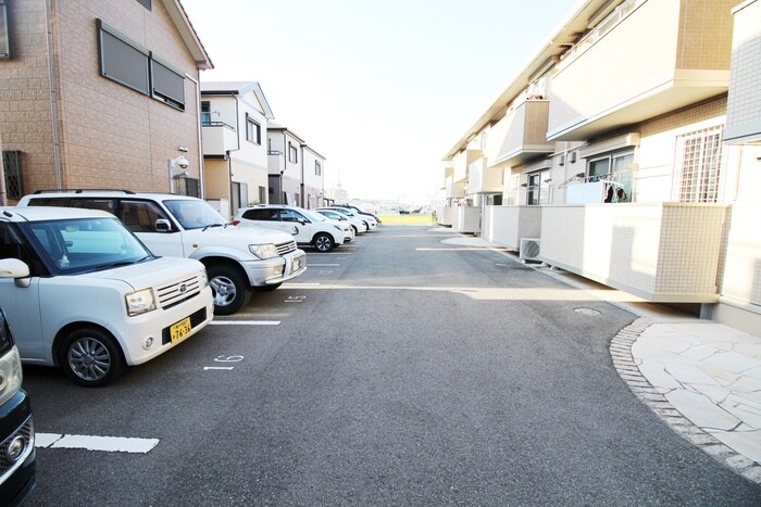 駐車場 ｌｅ　ｃｈｅｚ　ｍｏｉ