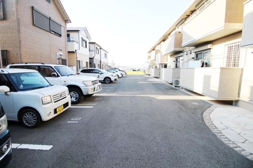 駐車場 ｌｅ　ｃｈｅｚ　ｍｏｉ