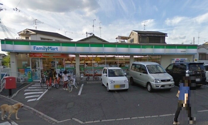 ファミリーマート法善寺駅東店(コンビニ)まで400m Toile blanche
