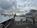 室内からの展望 ｴﾇｴﾑｷｬﾄﾌｳﾞｧﾝﾄｩﾚｰｽﾞｻｳｽ