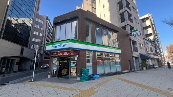 ファミリーマート(コンビニ)まで230m ＡＬＺＡ西天満