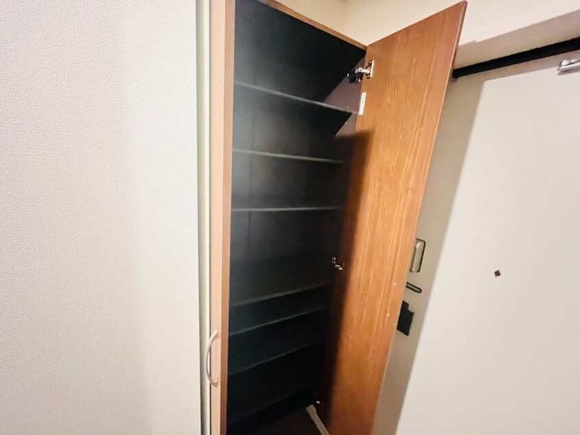 靴箱 D1