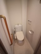 トイレ ｼｬﾙﾏﾝﾌｼﾞｽﾏｰﾄﾖｼﾀｴｷﾏｴｽﾃｰｼｮﾝﾌﾞﾗｲﾄ