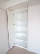 収納 ｼｬﾙﾏﾝﾌｼﾞｽﾏｰﾄﾖｼﾀｴｷﾏｴｽﾃｰｼｮﾝﾌﾞﾗｲﾄ