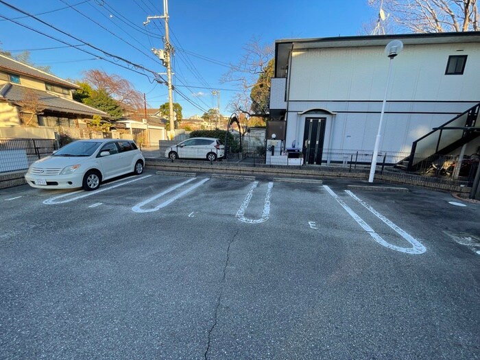 駐車場 ハイライフ川面