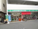 １００円ストアー(コンビニ)まで240m クオーレ靱公園