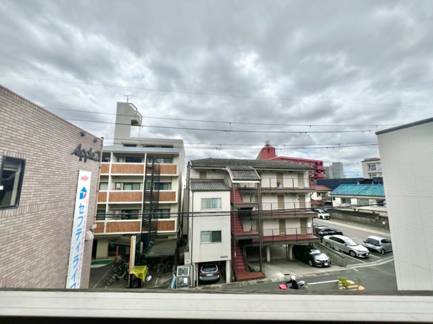 室内からの展望 アヴェニ－ル千里丘