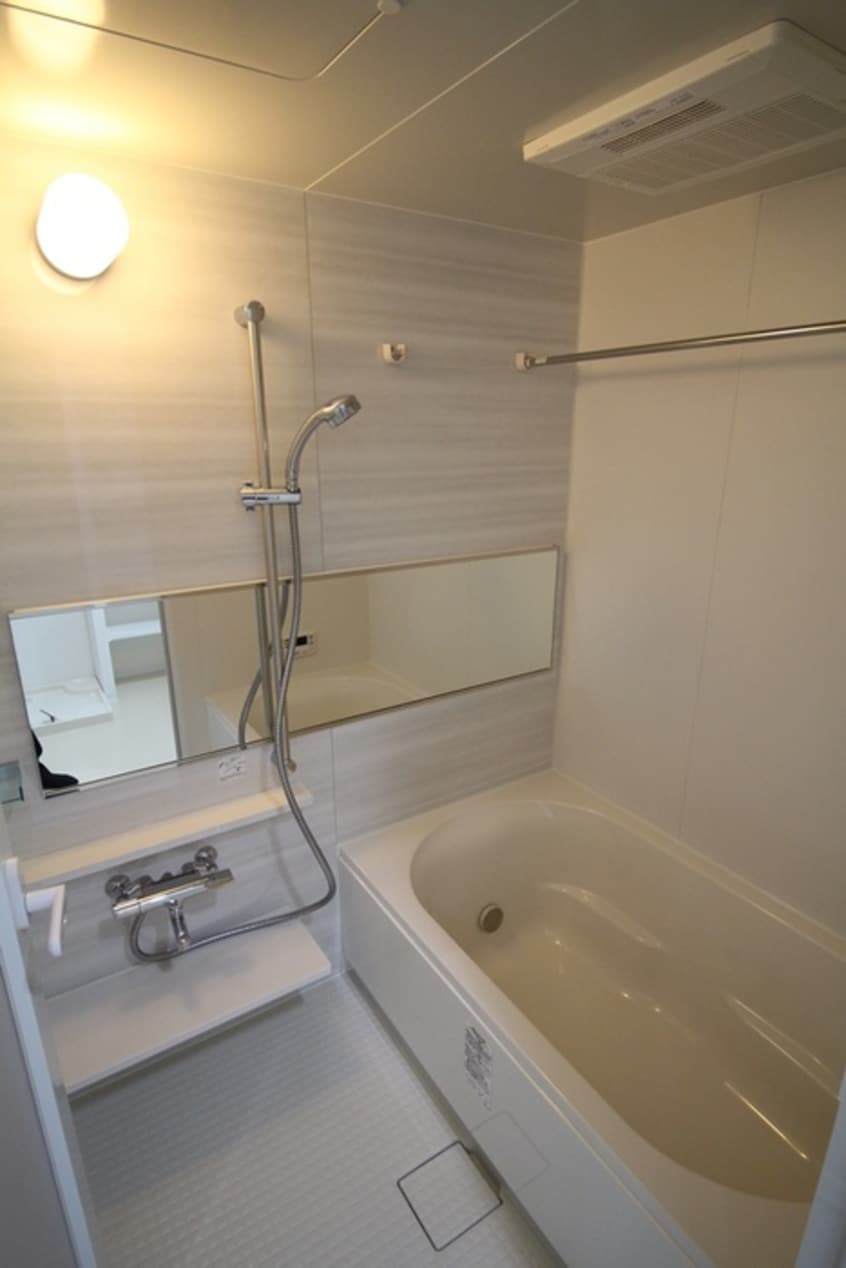 バス／シャワールーム等 江坂　和（nagomi)