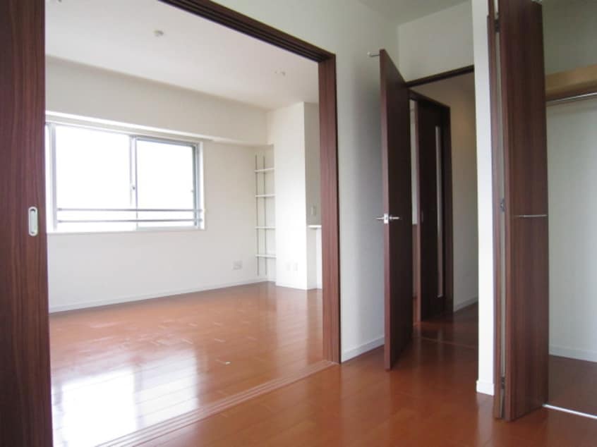 居室 ルクシ－ル伊丹