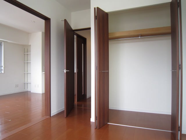 居室 ルクシ－ル伊丹