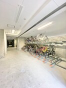 駐輪場 Luxe難波南