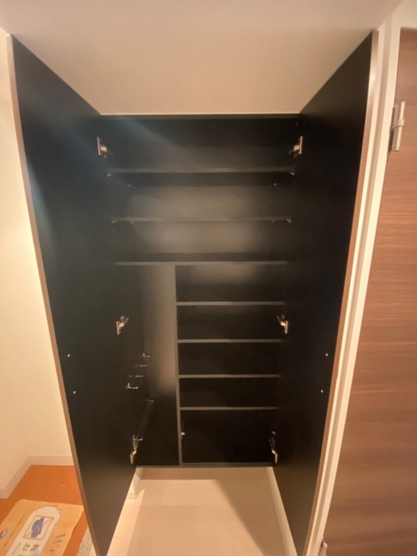 靴箱 Luxe難波南