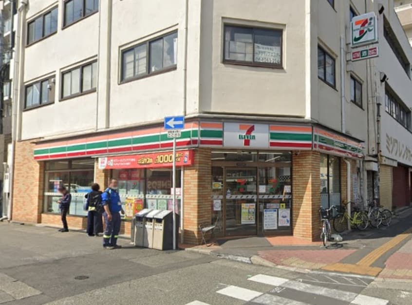 セブンイレブン(コンビニ)まで120m Luxe難波南