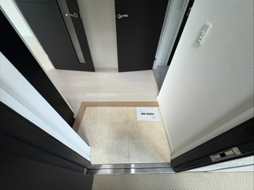 玄関 アドバンス神戸湊町（1001）